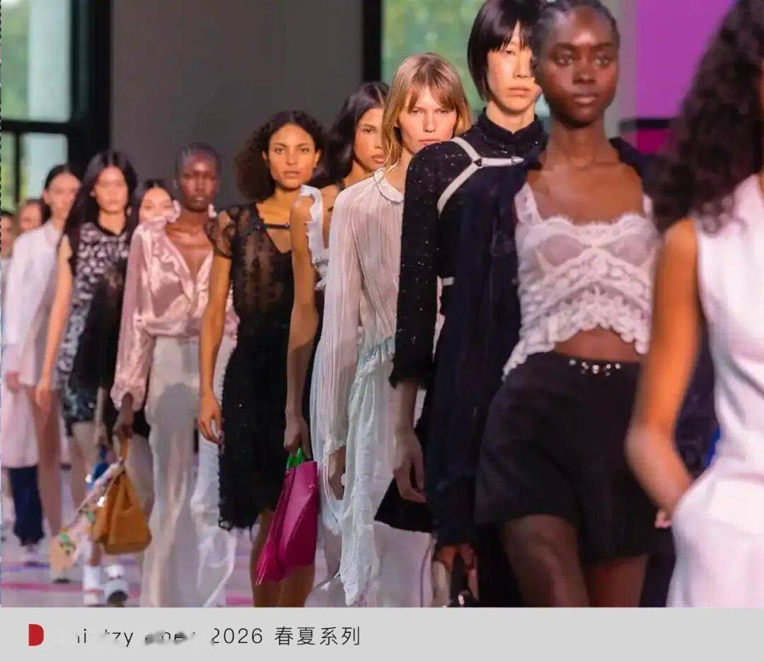 6 春夏巴黎时装周：谁在逼近国际舞台中心？开元棋牌试玩WWD LIVE 直击 202(图5)